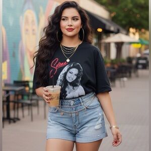 Selena‎ T-shirt size XLarge